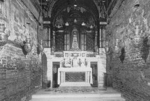 Interior da Casa de Nazaré - Santuário de Nossa Senhora de Loreto (Itália) - Que maravilhas ocorreram entre essas Sagradas paredes! 