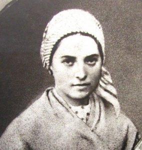 Santa Bernadette, jovem camponesa de Lourdes