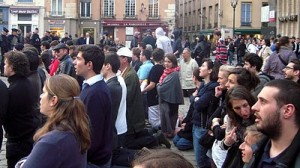 Jovens defenderam a honra da catedral rezando o terço