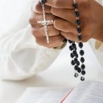 Nossa Senhora pediu para rezarmos o terço. Clique na foto e saiba como receber o seu Terço dos Pastorinhos de Fátima.