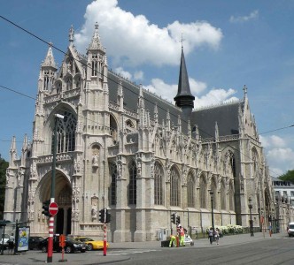 fiéis de Bruxelas lutam para que igrejas permaneçam abertas