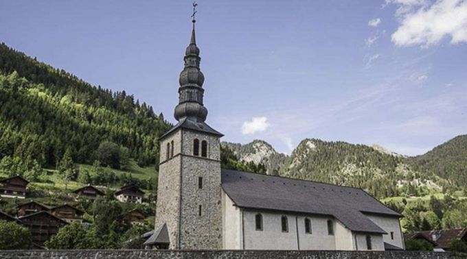 Igreja de Saint Maurice, um dos templos atacados na França.