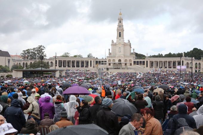 Peregrinos no Santuário de Fátima