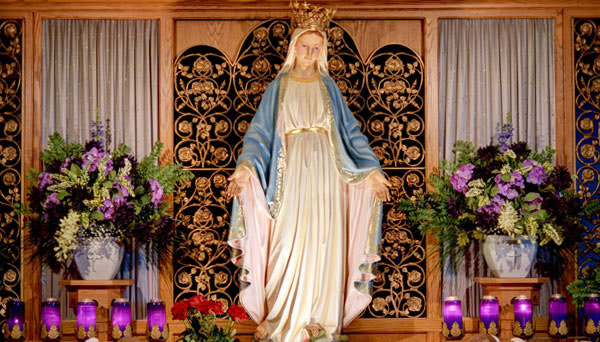 Nossa Senhora das Graças no texto Você sabe por que o mês de Maio é dedicado à Maria? Descubra aqui. 
