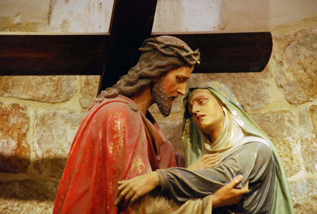 Jesus e Maria no texto A cruz está pesada? A força que você precisa pode estar aqui. Confira!