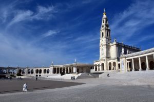 levamos rosas para o Santuário de Nossa Senhora de Fátima